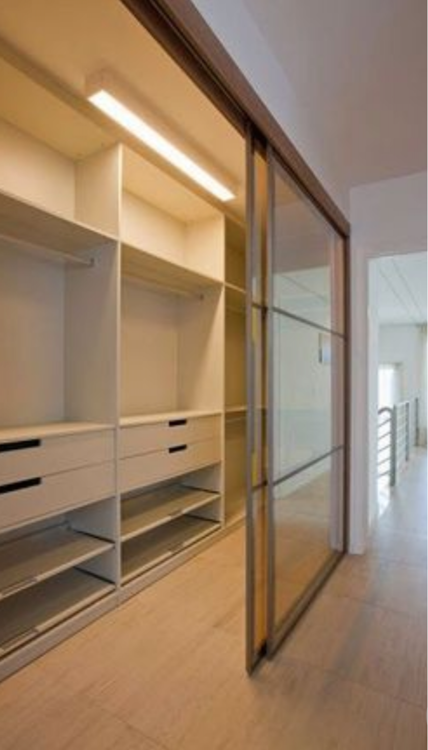 Линейная гардеробная комната с дверями купе Гомель